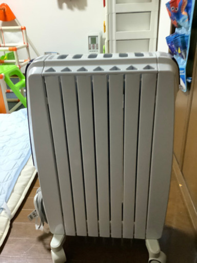 デロンギ (DeLonghi) オイルヒーター(型番QSD0712-MB) Amazon