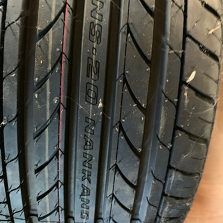 タイヤ　235/35R19 2本