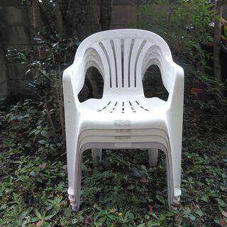 【ガーデン椅子】白スタッキング4脚セット【無料】