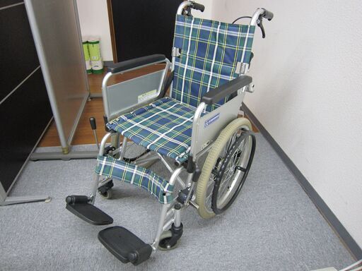 【中古】　車イス　カワムラ製　（緑）