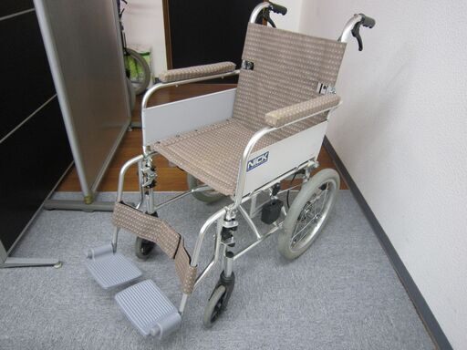 【中古】　車イス　NICK製介助式　（茶色）
