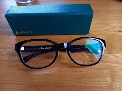 Jins Niko And だてメガネ やなこ 池袋の小物 サングラス の中古 古着あげます 譲ります ジモティーで不用品の処分