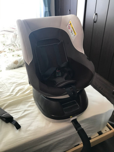 【お引き取り先決定】コンビ　チャイルドシート　ネセルターン