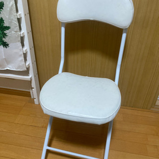 ニトリ　折りたたみパイプ椅子　白　2個