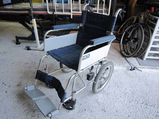 【中古】　車イス　NICK製介助式　（紺色）