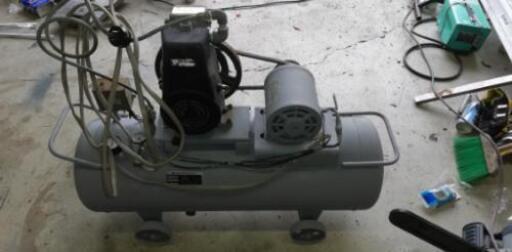 トスコン　200v  0.75kw エアーコンプレッサー