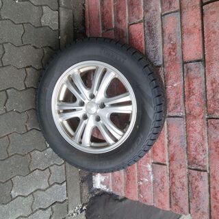 タイヤ　205　16インチ　スタッドレス（アルミ付き）