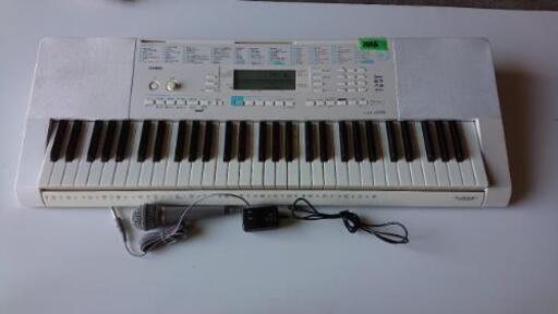 取引中☆CASIOキーボード2016年製☆