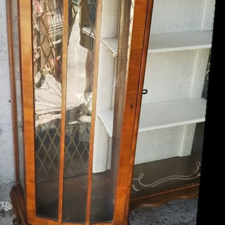 インテリア　展示棚　ディスプレイケース　鍵付き　硝子展示棚　ネコ足　西洋棚　アンティーク　コレクション　クラシック　ヴィンテージ　ジュエリー　引取り限定