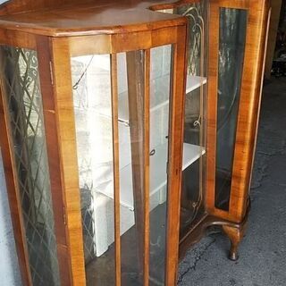 インテリア　展示棚　ディスプレイケース　鍵付き　硝子展示棚　ネコ足　西洋棚　アンティーク　コレクション　クラシック　ヴィンテージ　ジュエリー　引取り限定