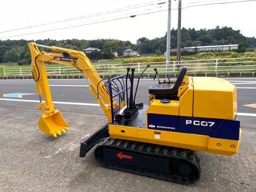コマツ PC07-1 ミニ油圧ショベル 2ｔクラス ユンボ シート新品 建設機械