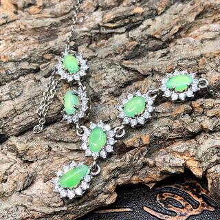 ネックレス 葉っぱ 天然本翡翠 氷ヒスイA貨 緑色 誕生日プレゼント