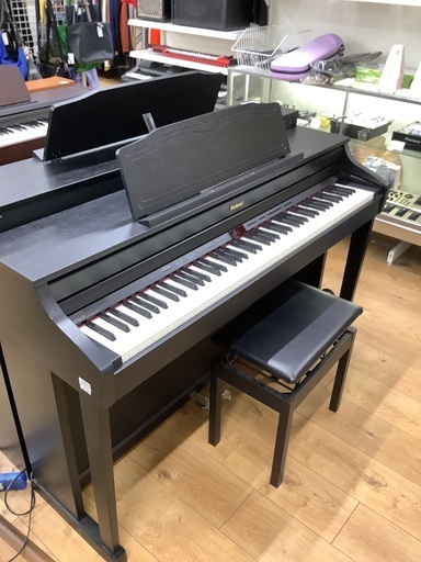 電子ピアノ　ROLAND HP506 のご紹介です。