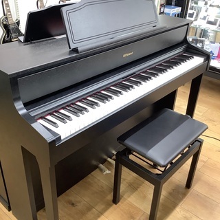 電子ピアノ　ROLAND HP605-GP のご紹介です。