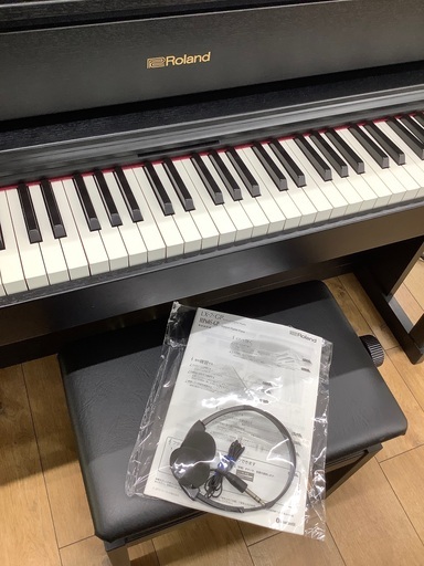 電子ピアノ ROLAND HP605-GP のご紹介です。 電子ピアノ】HP605GP