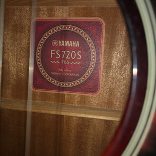 YAMAHA アコースティックギターFS720s売ります 引き取り限定