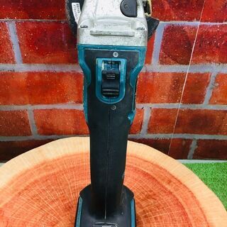 マキタ GA404DN 充電式ディスクグラインダー【リライズ野田愛宕店】【店頭取引限定】【中古】【管理番号：IT324P4FTD74】 マキタ GA404DN 充電式ディスクグラインダー【リライズ野田愛宕店