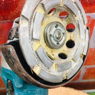 マキタ GA404DN 充電式ディスクグラインダー【リライズ野田愛宕店】【店頭取引限定】【中古】【管理番号：IT324P4FTD74】 マキタ GA404DN 充電式ディスクグラインダー【リライズ野田愛宕店