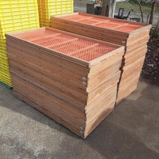 商談中です。ほしいも用すだれ。プラスチック製60枚+木枠製40枚