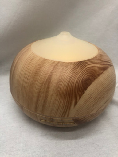 木目調のオシャレなライト付ミスト加湿器をお安くお譲りいたします。