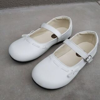 白色シューズ革靴（２３ｃｍ）