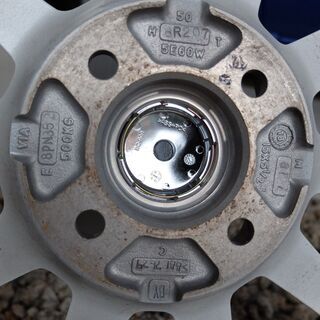 スタッドレスタイヤ 175/65R15 15インチ【1シーズンのみ使用】 タイヤ 