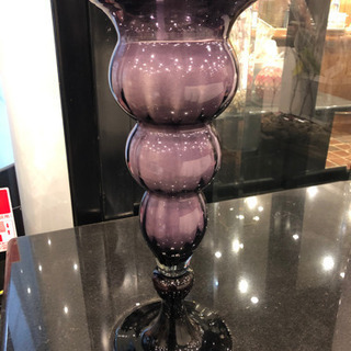 ガラス製のおしゃれな花瓶