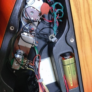 Sadowsky MV5 専用ケース付き