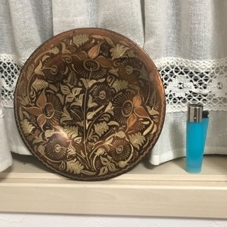 手彫り銅飾り皿