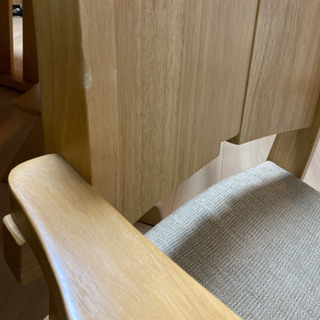 ダイニングテーブル確認　回転椅子①