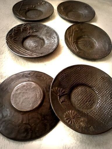 重厚感ある銅茶托　全絵柄違い