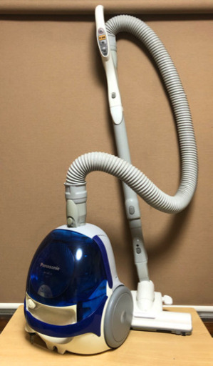 2011年式 Panasonic サイクロン掃除機