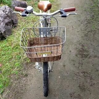 20インチ　自転車 LEDオートライト ヘルメットつき 20インチ 自転車 LEDオートライト ヘルメットつき