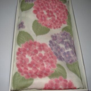 花柄の敷き毛布