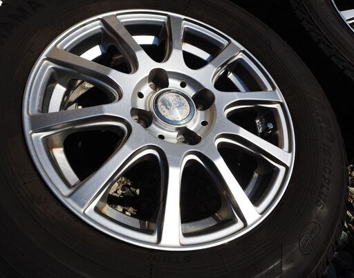 値下げ：中古 スタッドレス＋アルミホイール 4本 （日産ノートで使用）
