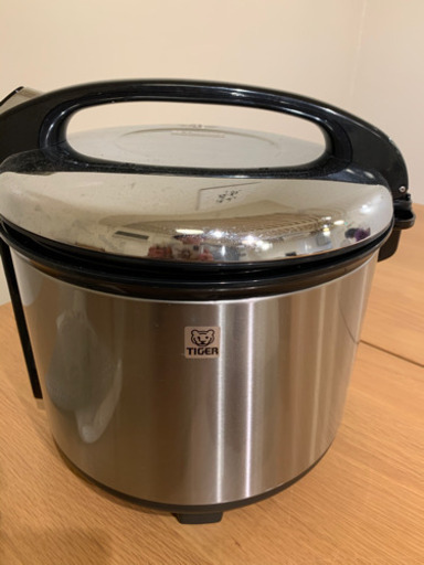 新品同様タイガー炊飯器　1.5升2.7L JCC-270P 2018年製