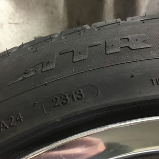 RAYS VOLK / 18×8J PCD139.7 6H オフセット+28 / 235/50R18 / ハイエース　グランドハイエース / 中古