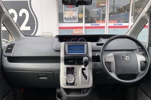 キリっとかっこいいミニバンなら トヨタ ヴォクシー z オトロン春日部店 春日部のヴォクシーの中古車 ジモティー キリっとかっこいいミニバンなら トヨタ ヴォクシー z オトロン春日部店 春日部のヴォクシーの中古車 ジモティー