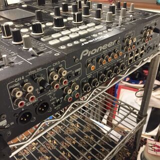 DJミキサー Pioneer DJM-2000