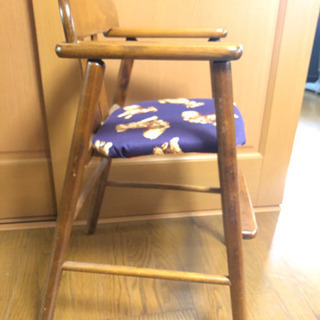 安全性バッチリ❗️しっかりした木の椅子、いかがですか?