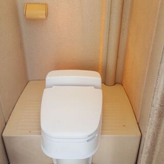 状態は良いです】仮設トイレ(汲取り式)、軽いので搬入は簡単です。