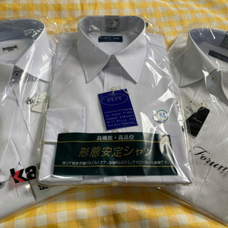 完売｣白の定番のワイシャツです。(男性物)