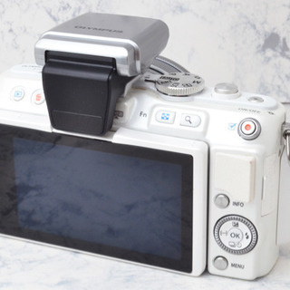 小型・軽量○女性におすすめ○簡単自撮り○Wi-Fi転送○オリンパス