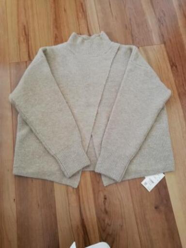 ローリーズファームカサネスリットプルオーバーベージュ Yuzu 旭ヶ丘の服 ファッションの中古 古着あげます 譲ります ジモティーで不用品の処分