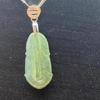 福袋 ネックレス 羽毛 本翡翠 氷ヒスイ 緑色 光沢感 誕生日プレゼント