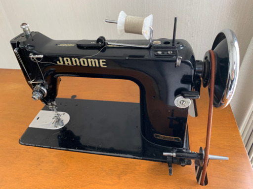 【処分のため大幅値下げ】アンティークミシン 脚 のみ SANNICHI 大幅値下げ！アンティーク足踏みミシンJANOME(職業用)