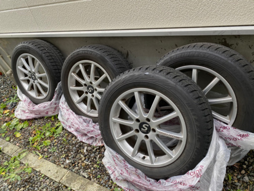 取引中:215/60R17 ホイール付きスタッドレス