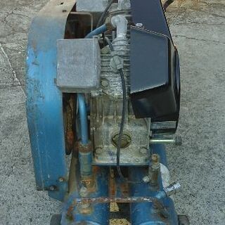 コンプレッサー エンジンタイプ イワタ製 ❢ 実働 ❢❢ 電気の使えない