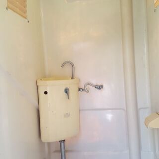 【状態は良いです】仮設トイレ(水洗式)、洗浄済みです。