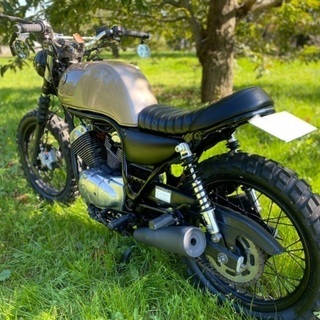 ヤマハSRV250 カスタム　ブラットスタイル　カフェレーサー